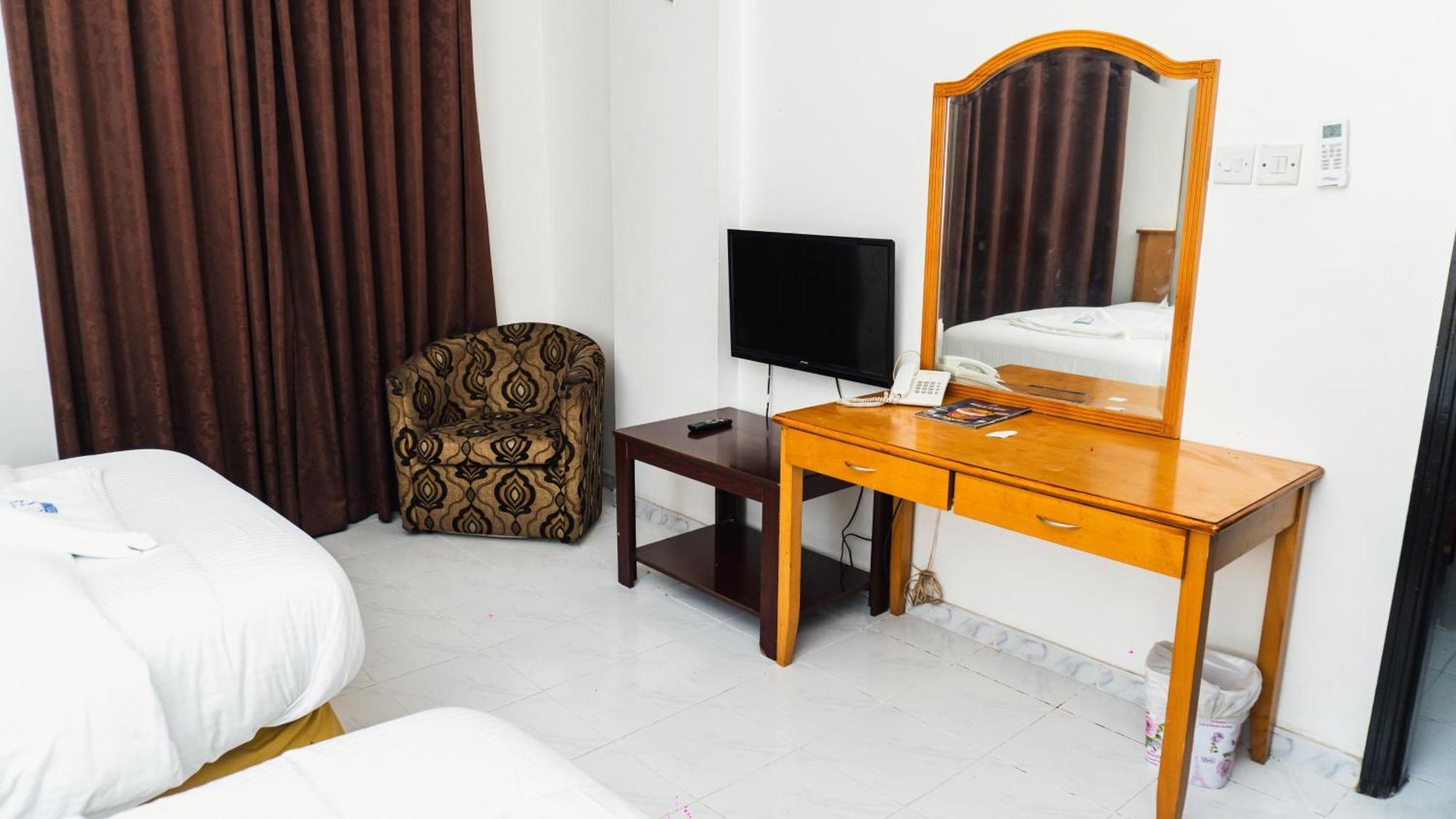 Pan Emirates Hotel Apartments Шарджа Экстерьер фото
